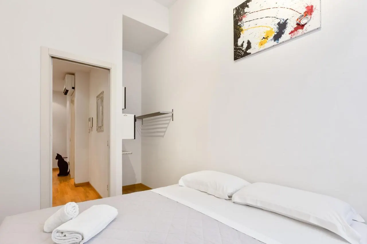 Piazza Oberdan Patio Apartment Florencja Włochy
